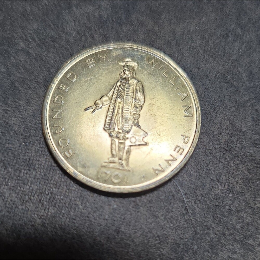 City of Philadelphia Seal William Penn Founded 1701 Circulated Brass Medal